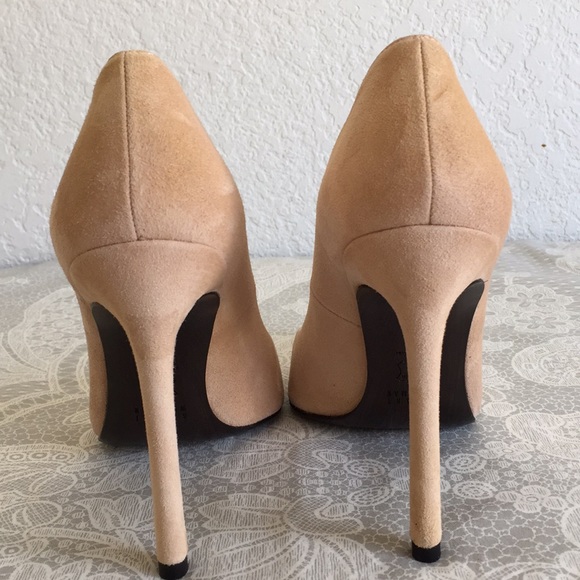 Stuart Weizmann nude suede heels - Picture 4 of 8